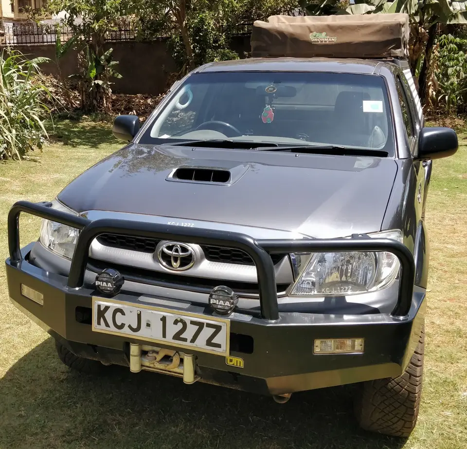 Hilux-2011-3.jpg