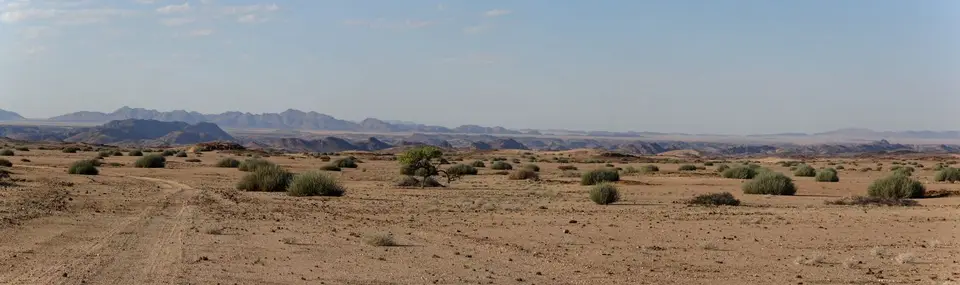 23.02KhanRiverbedTrail01.jpg