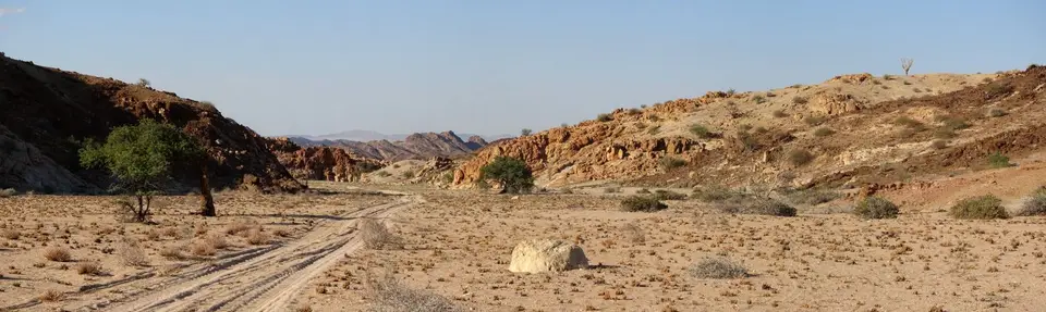 23.02KhanRiverbedTrail03.jpg