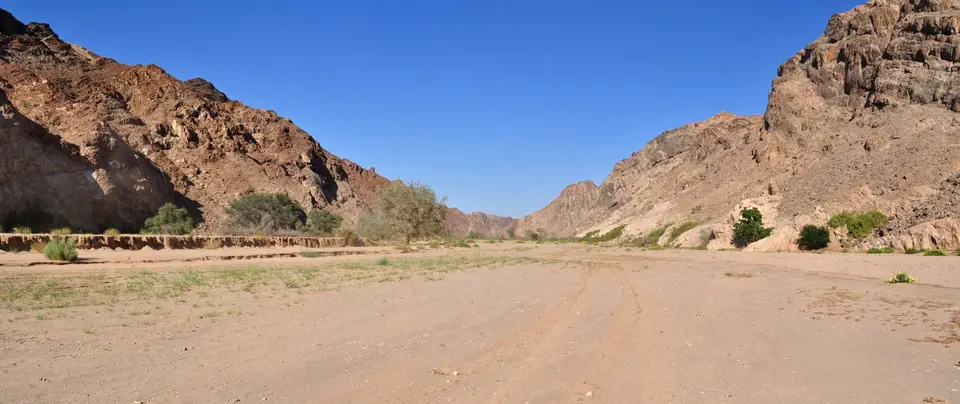 23.02KhanRiverbedTrail11.jpg