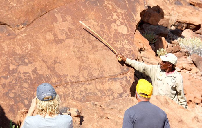 Zahlreiche Felsgravuren und -zeichnungen sind bei Twyfelfontein erhalten. Foto: Sven-Eric Stender