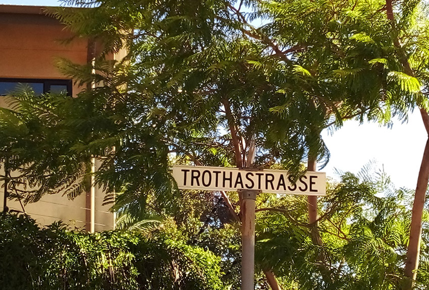 Straßenschild Trothastraße in Windhoek